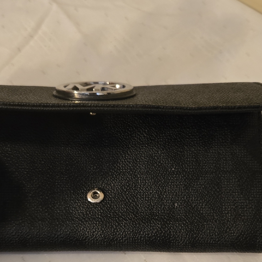 Michael Kors Black Textured Wallet - Picture 8 of 11